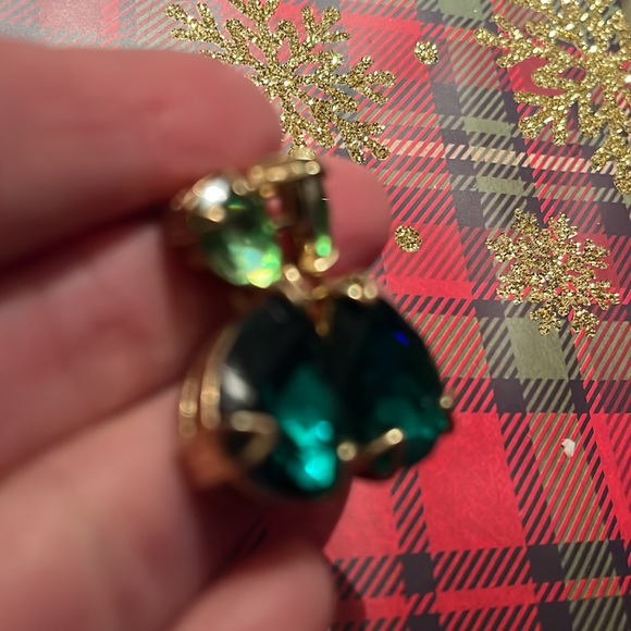 Green Dangle Earrings -Gold Hardware - Picture 4 of 6